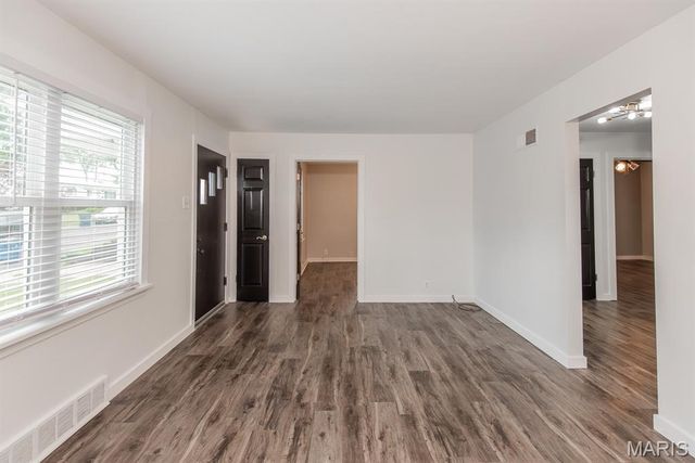 3651 Hilleman Avenue, St John, MO 63114
