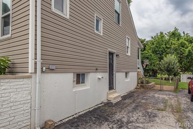 3651 Hilleman Avenue, St John, MO 63114