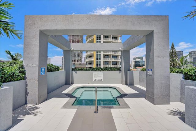 480 NE 30th St 1007, Miami, FL 33137