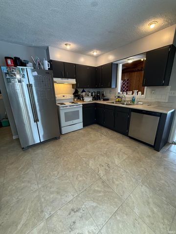 6492 W Olson Road, Rochester, IN 46975