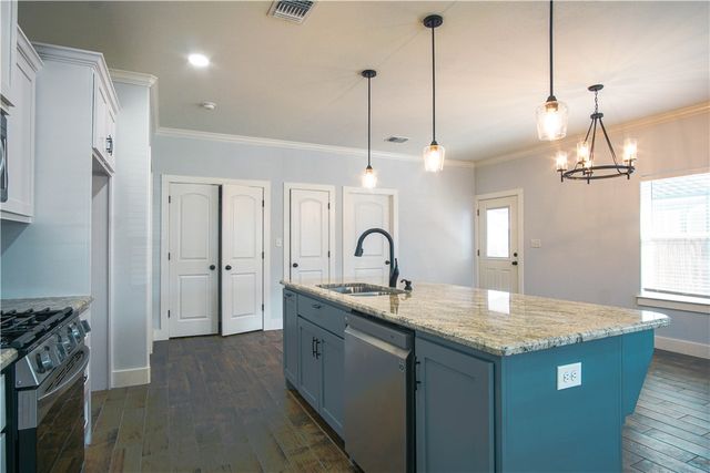 1614 Louis Street, Bryan, TX 77803