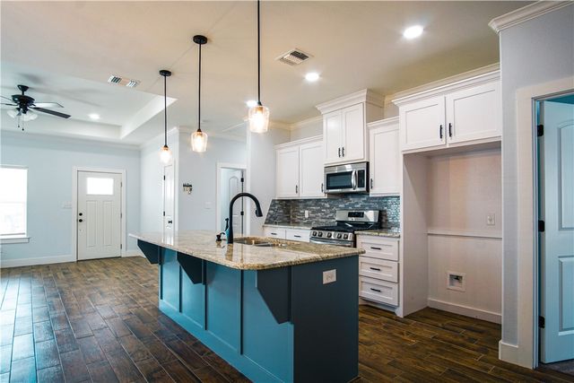 1614 Louis Street, Bryan, TX 77803