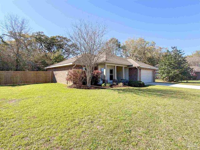 5441 Pescara Dr, Pace, FL 32571