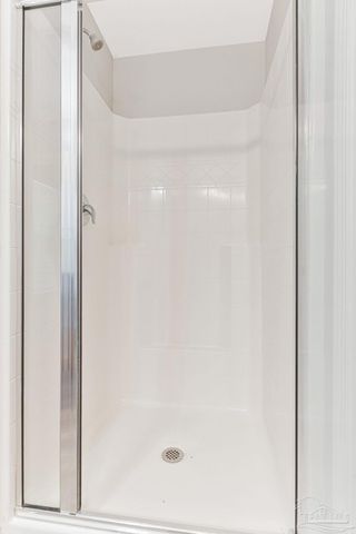 5441 Pescara Dr, Pace, FL 32571