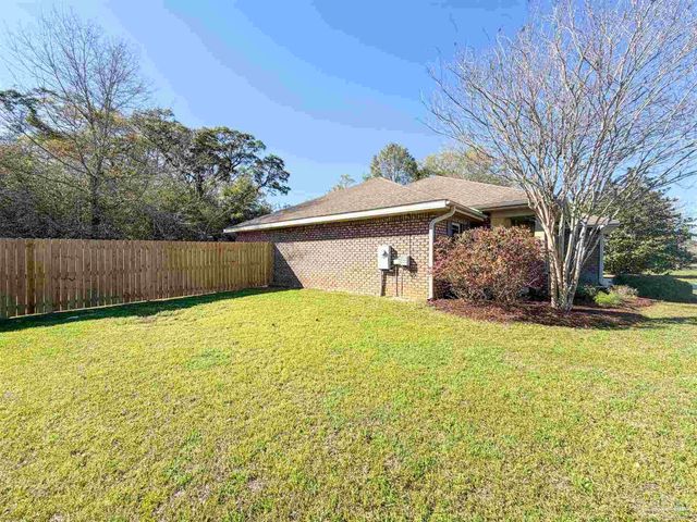 5441 Pescara Dr, Pace, FL 32571