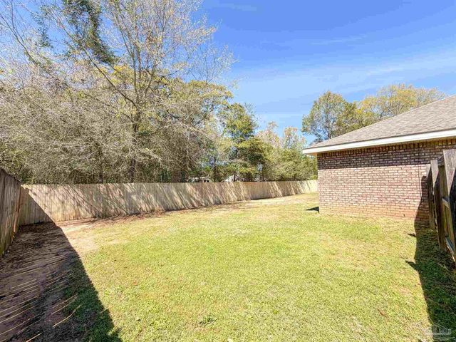 5441 Pescara Dr, Pace, FL 32571