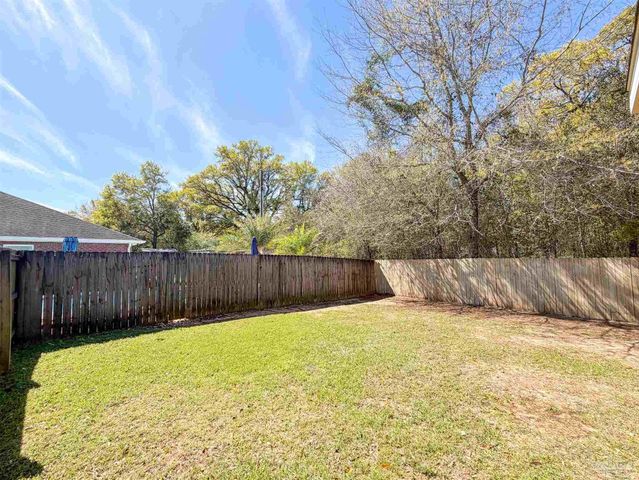 5441 Pescara Dr, Pace, FL 32571