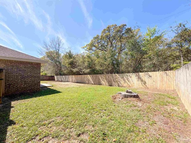 5441 Pescara Dr, Pace, FL 32571