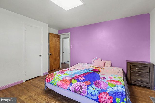 2 HUNTER LN, Camp Hill, PA 17011