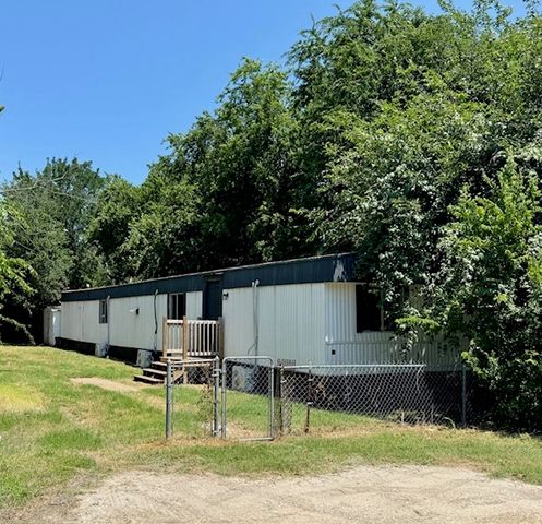 914 Pawnee Trail, Granbury, TX 76048
