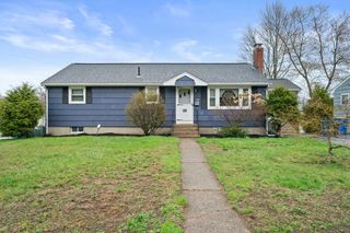 11 Mcauliffe Rd, Randolph, MA 02368