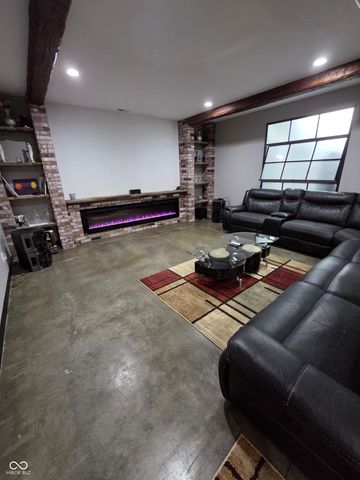 6726 E County Line Road, Indianapolis, IN 46237