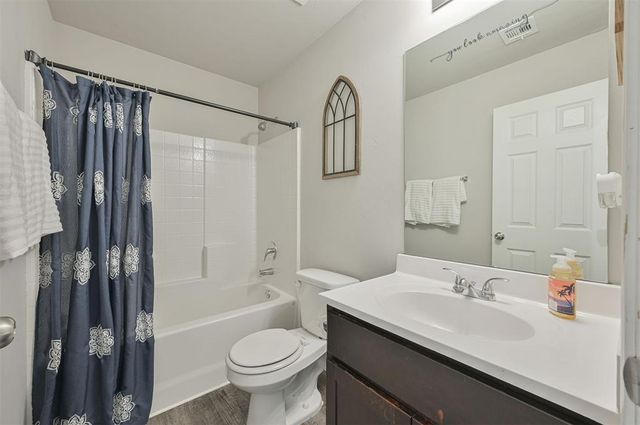 9444 NW 122nd Terrace, Yukon, OK 73099