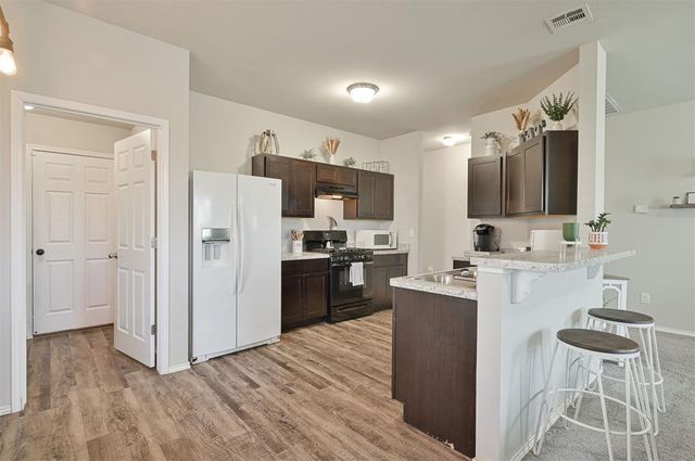 9444 NW 122nd Terrace, Yukon, OK 73099