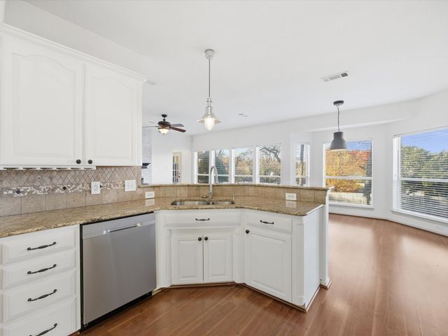 808 Shady Glen Court, Fort Worth, TX 76120