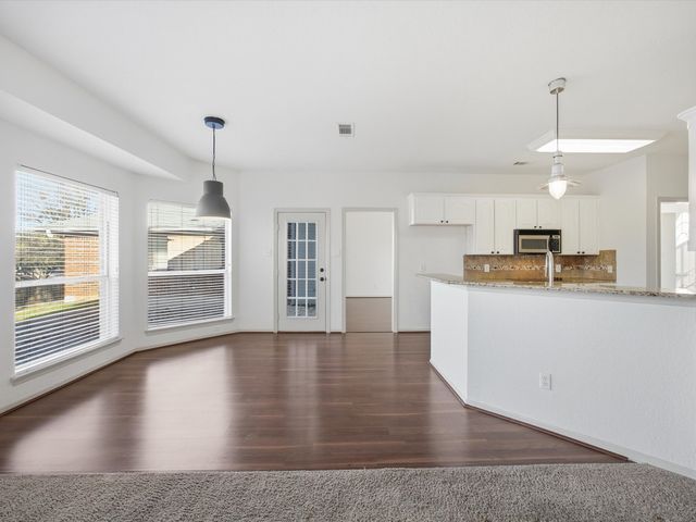 808 Shady Glen Court, Fort Worth, TX 76120