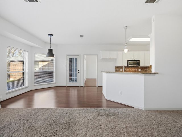 808 Shady Glen Court, Fort Worth, TX 76120