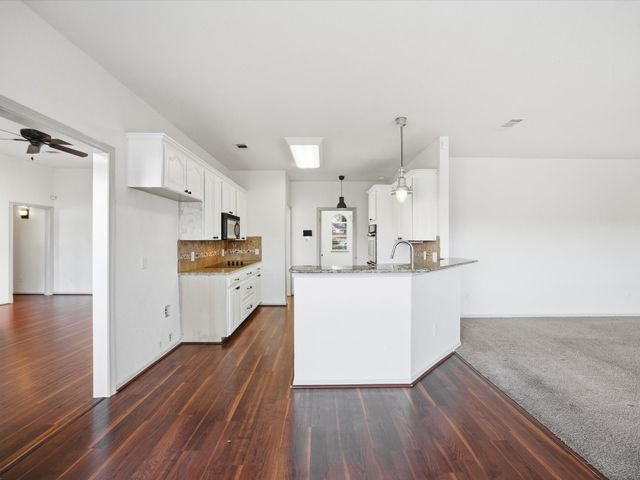 808 Shady Glen Court, Fort Worth, TX 76120