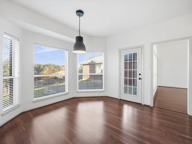 808 Shady Glen Court, Fort Worth, TX 76120