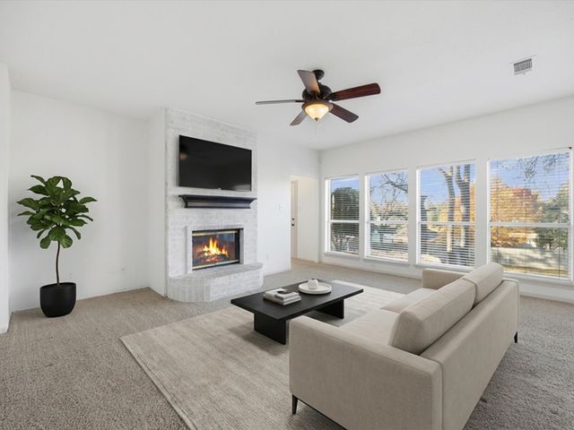 808 Shady Glen Court, Fort Worth, TX 76120