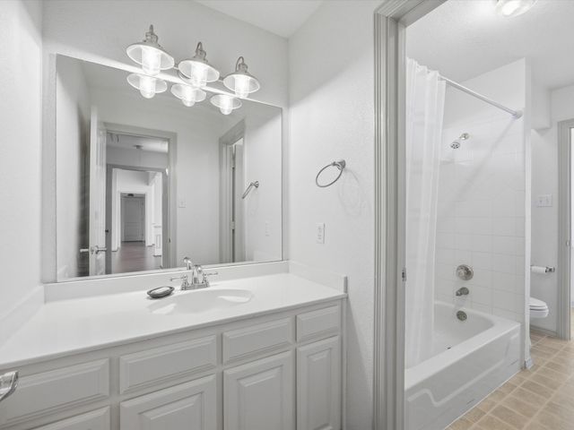 808 Shady Glen Court, Fort Worth, TX 76120