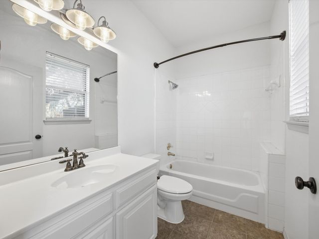 808 Shady Glen Court, Fort Worth, TX 76120