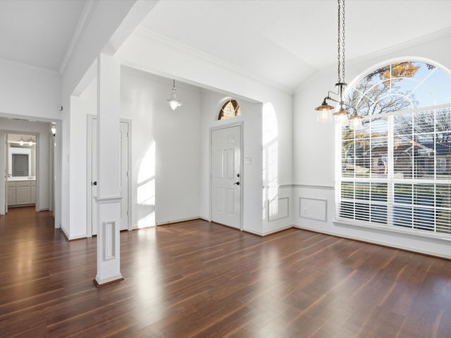 808 Shady Glen Court, Fort Worth, TX 76120