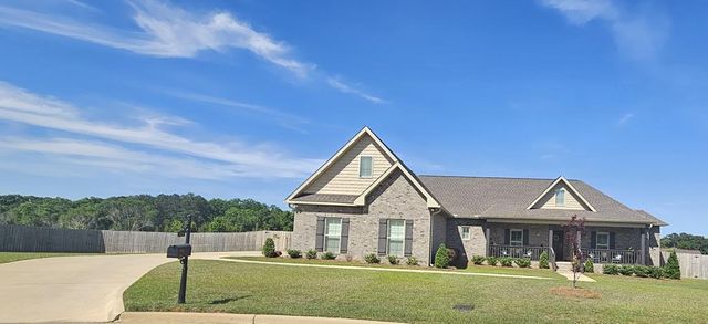 104 Cruz Court, Dothan, AL 36303