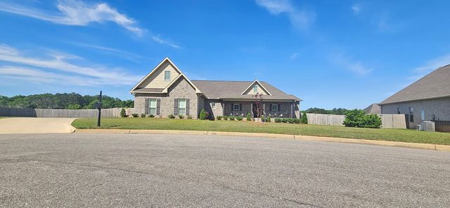 104 Cruz Court, Dothan, AL 36303