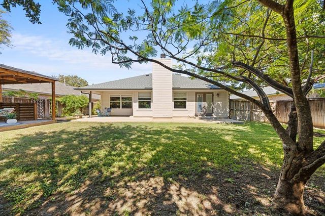 802 Mountain Ridge DR, Leander, TX 78641