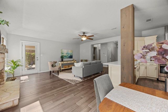 802 Mountain Ridge DR, Leander, TX 78641