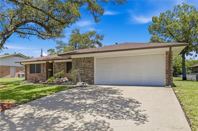 3807 Kelli Lane, Bryan, TX 77802