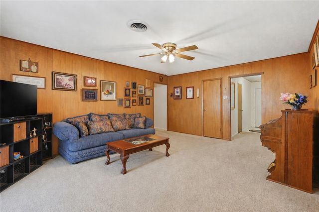 3807 Kelli Lane, Bryan, TX 77802