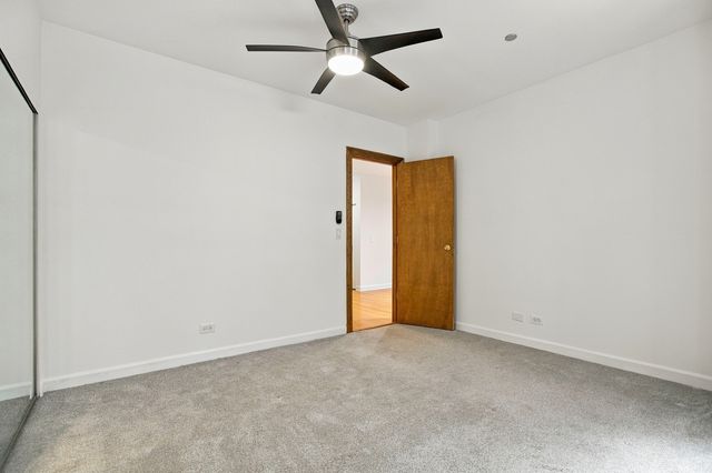 550 W Surf Street 117, Chicago, IL 60657