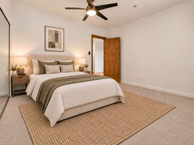 550 W Surf Street 117, Chicago, IL 60657