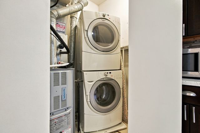 550 W Surf Street 117, Chicago, IL 60657