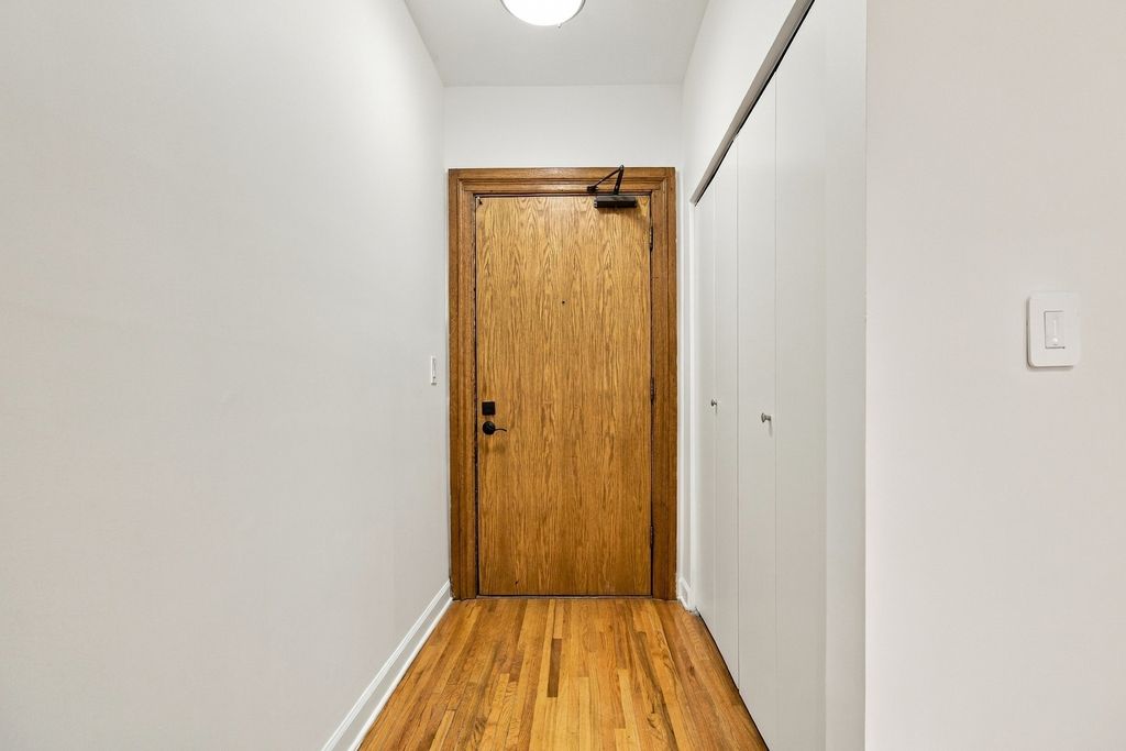 550 W Surf Street 117, Chicago, IL 60657 — photo 2