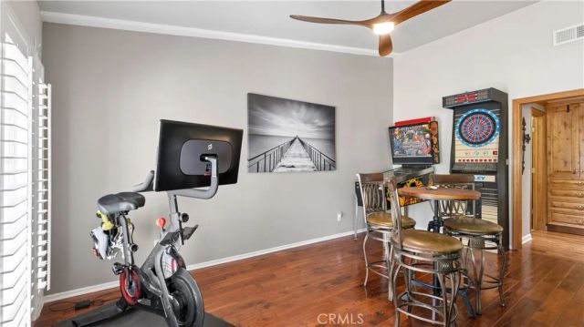 19900 Hiawatha, Los Angeles, CA 91311