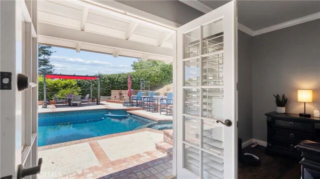 19900 Hiawatha, Los Angeles, CA 91311