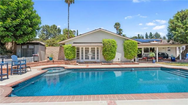19900 Hiawatha, Los Angeles, CA 91311