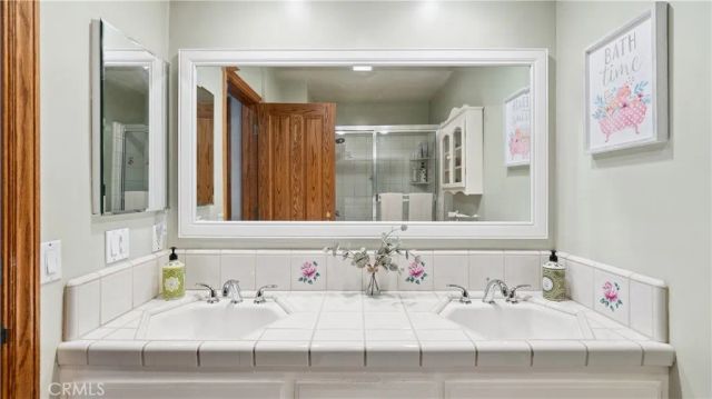 19900 Hiawatha, Los Angeles, CA 91311