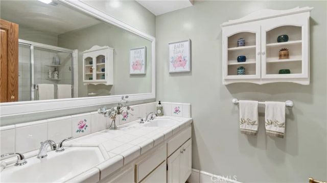 19900 Hiawatha, Los Angeles, CA 91311