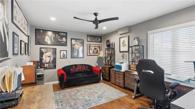 19900 Hiawatha, Los Angeles, CA 91311