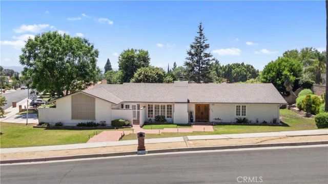 19900 Hiawatha, Los Angeles, CA 91311