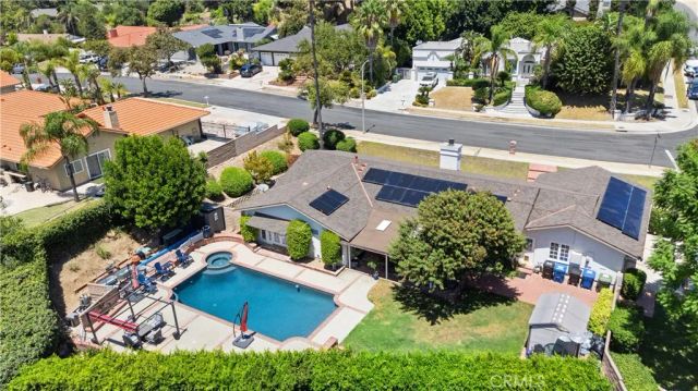 19900 Hiawatha, Los Angeles, CA 91311