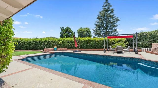 19900 Hiawatha, Los Angeles, CA 91311