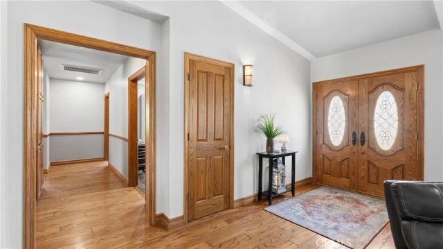 19900 Hiawatha, Los Angeles, CA 91311