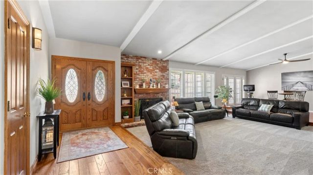 19900 Hiawatha, Los Angeles, CA 91311