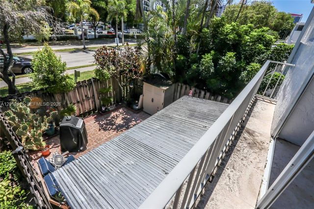 928 NE 27th Ave, Hallandale Beach, FL 33009