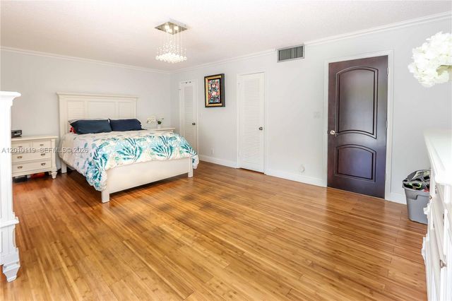 928 NE 27th Ave, Hallandale Beach, FL 33009